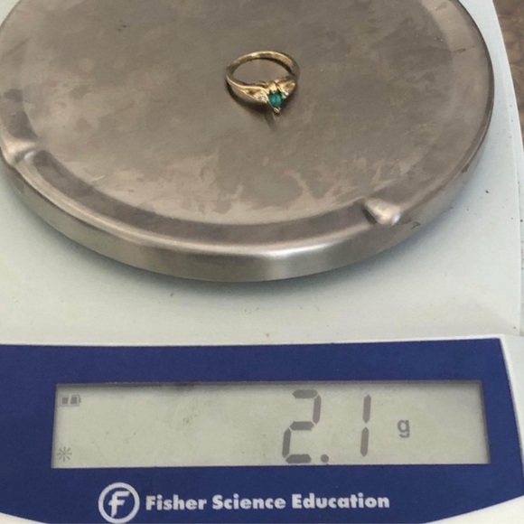 🚫SOLD🚫14K Solid Gold Emerald and Diamond Marquise Pinky Ring - Picture 9 of 10